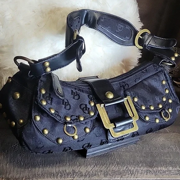 Elegant Black Bag - Picture 1 of 8